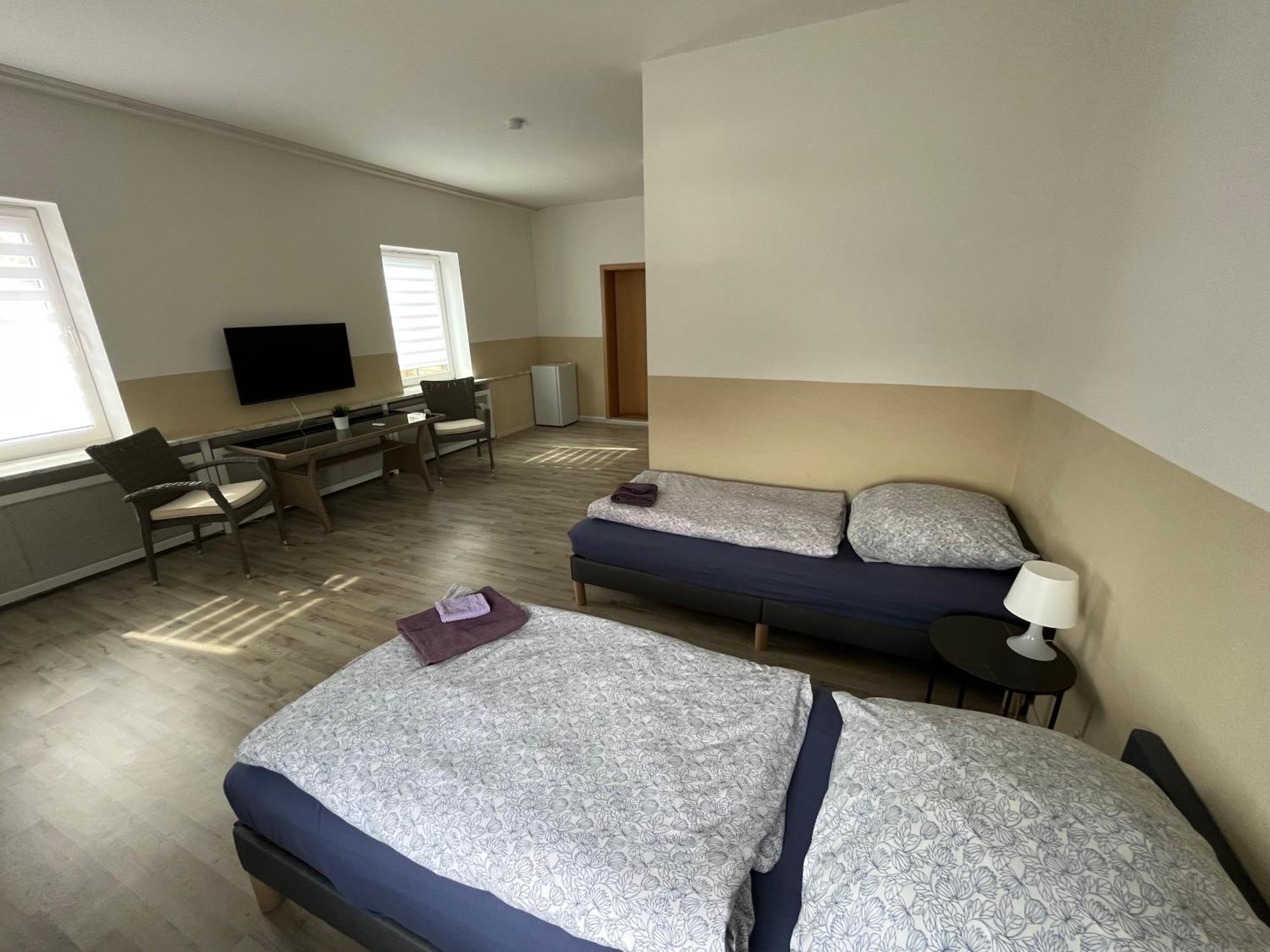 Doppelzimmer Mit Bad- Fernseher Meine Esterno foto